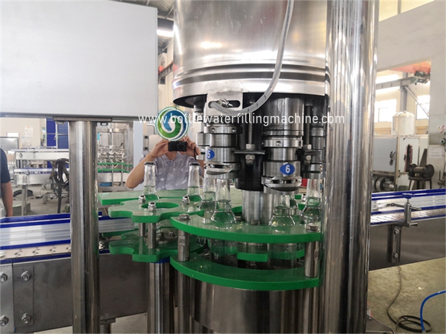 Linia do produkcji napojów gazowanych izobarycznych, regulacja prędkości butelkowania gazowanego 2